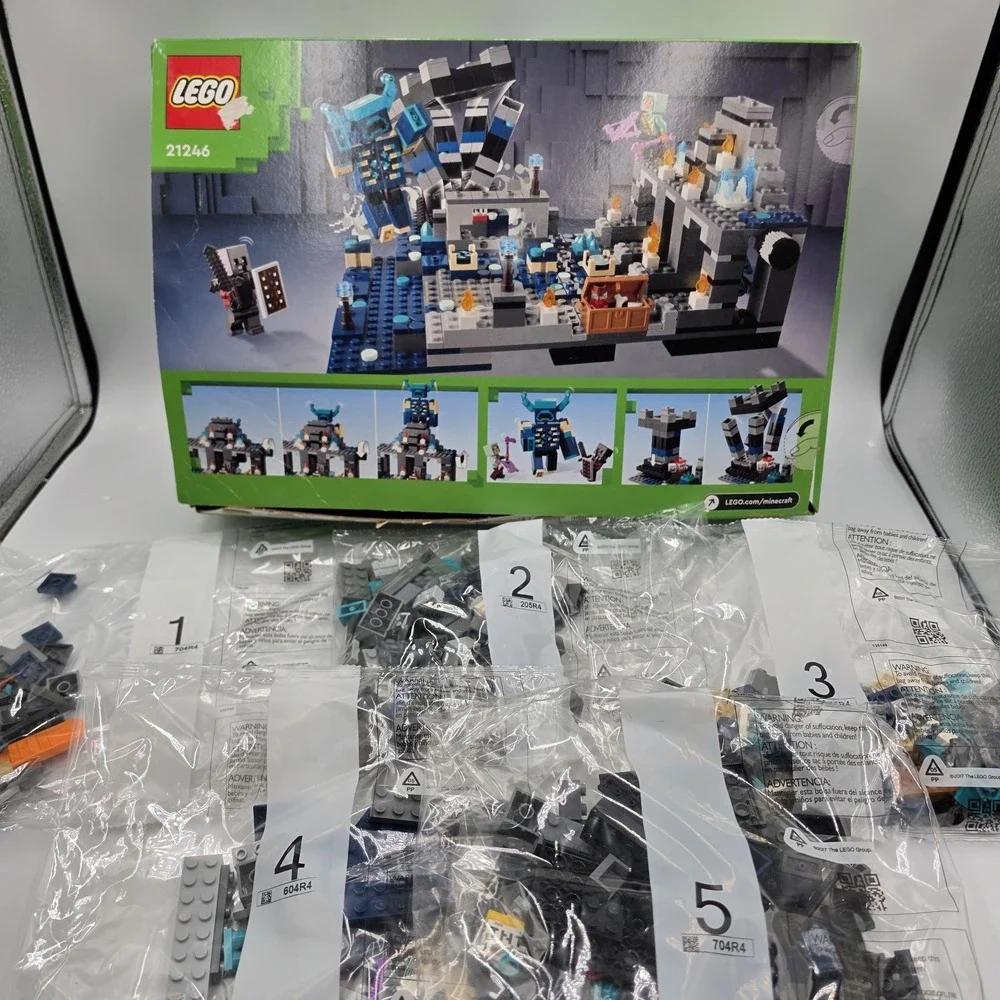 LEGO Minecraft 21246 The Deep Dark Battle 584pc Complete Open Box No Instruction